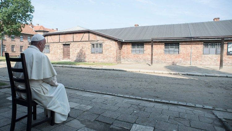 Papst Franziskus besuchte das ehemalige Konzentrationslager Auschwitz 2016