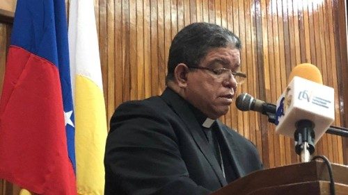 Venezuela: dubbi dei vescovi su legittimità nuovo mandato Maduro