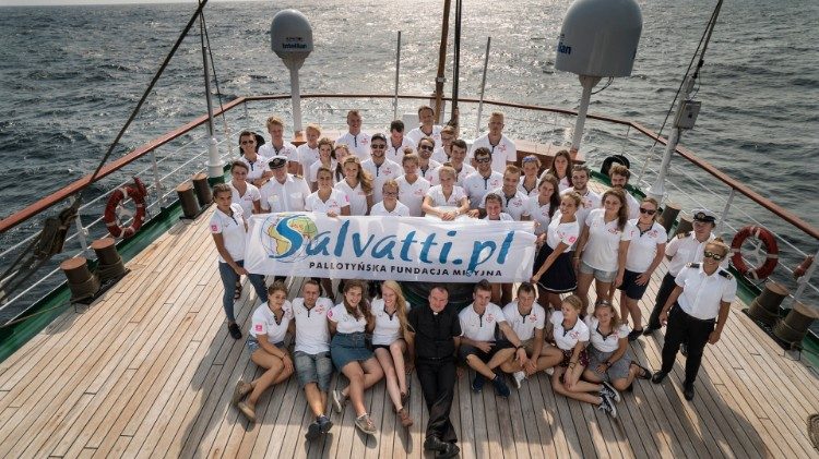Barco com poloneses rumo ao Panamá  