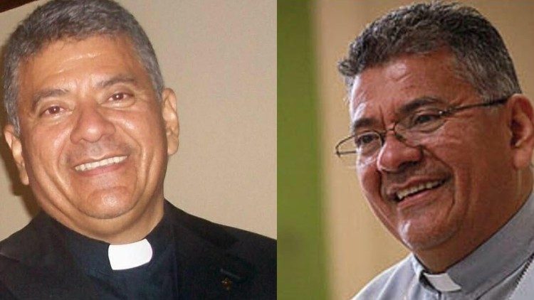 Mons. Canales Motiño de la Pastoral Juvenil de Honduras ante nuestros micrófonos