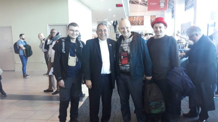 Mons. Ulloa da la bienvenida a los peregrinos polacos