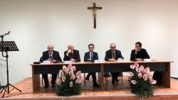 Un momento della presentazione del libro di Scelzo (1).jpg