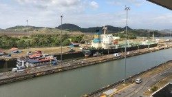 Deca 01 Canale Panama .JPG