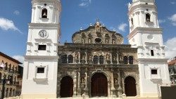 Deca 07 Cattedrale di Panama.JPG