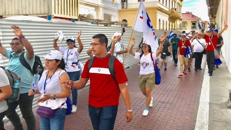 i giovani tra le strade di Panama