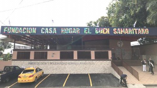 À Panama, de jeunes séropositifs espèrent un message de miséricorde