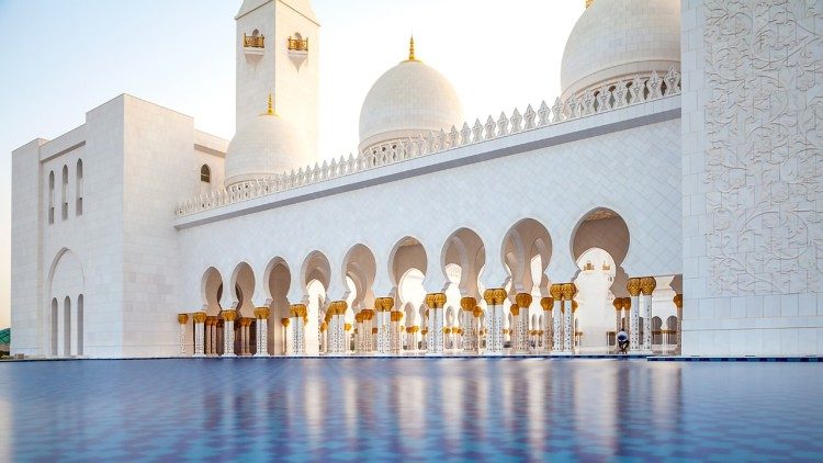 Emiraty: dzień wolny od pracy w czasie wizyty Papieża 