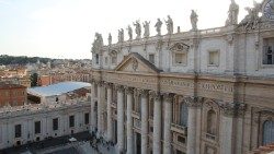 st-peters-basilica-1352774_1920.jpg
