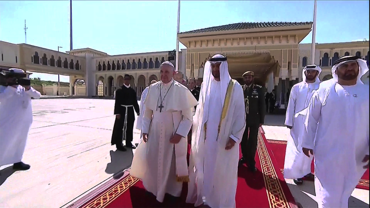 Cerimônia de despedida no Aeroporto de Abu Dhabi