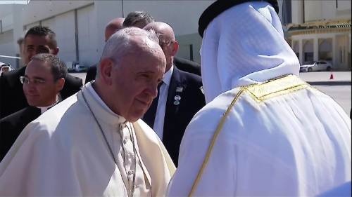 Francesco lascia gli Emirati Arabi