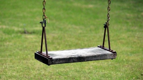 D: Bischöfe ordnen Zahlungen an Missbrauchsopfer neu