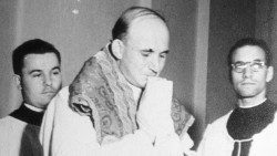 3. EA Ordenación sacerdotal Roma.jpg