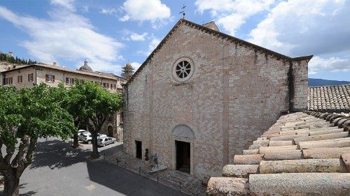 Папа написал письмо молодым экономистам всего мира