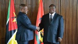 Filipe Nyusi e Ossufo MomadeAEM.jpg