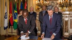 Incanha Intumbo (E) e Luis Faro Ramos (D).jpg