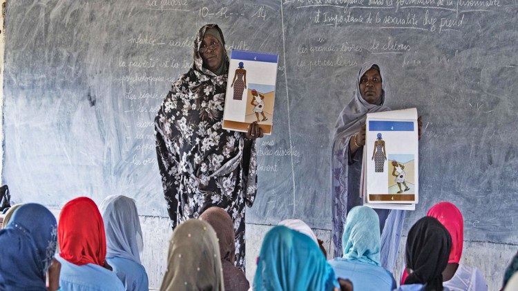 mUJERES EDUCACIÓN subir.jpg