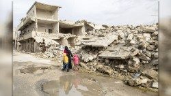 Siria profughi bambini Caritas guerra 12aem.jpg