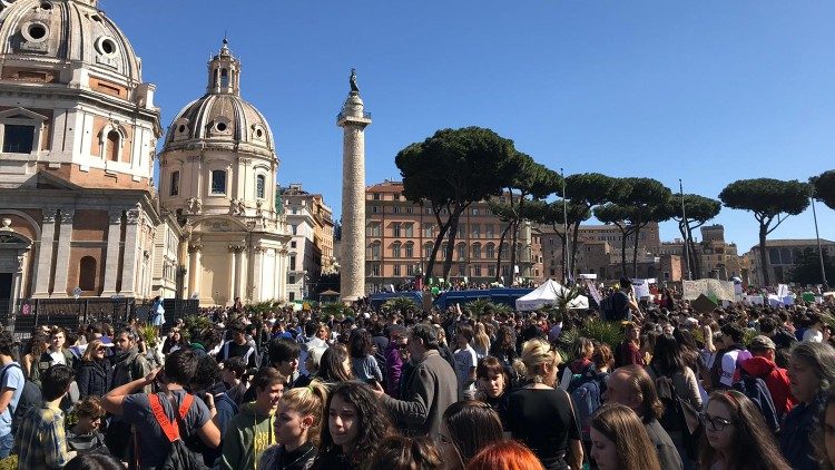 Mobilização dos estudantes durante a iniciativa "Fridays for Future"