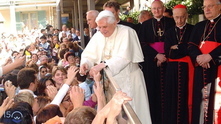 OPBG 150 - Watermark - Benedetto XVI visita 2005.jpg
