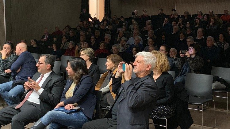 Público presente en espectáculo sábado 16 de marzo