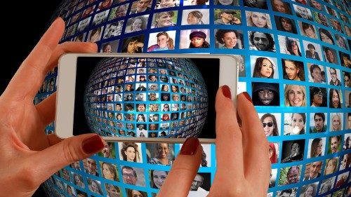 Tecnologie, pace, sviluppo umano in tempo di Covid