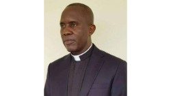 Padre Ndakalako.jpg