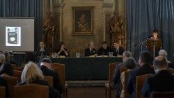 2019.03.28 Libro Testimoni del mistero. Le reliquie di Gesù 02.jpg