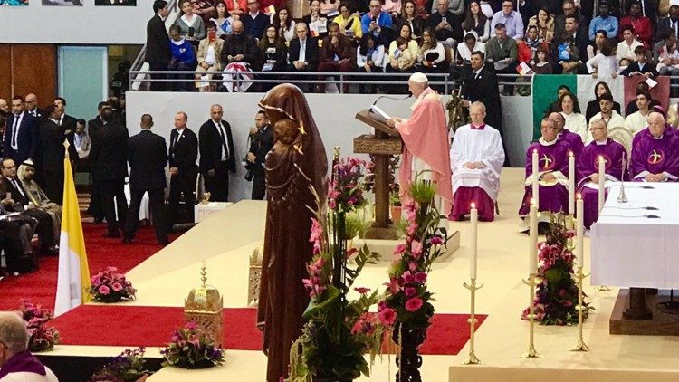 2019.03.31 Viaggio Marocco SANTA MESSA COMPLESSO SPORTIVO