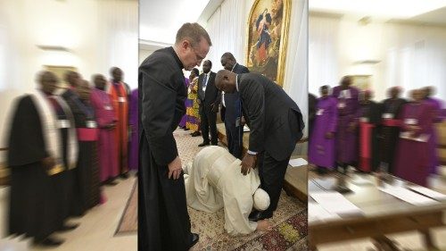 The gesture of the Servant of the Servants of God