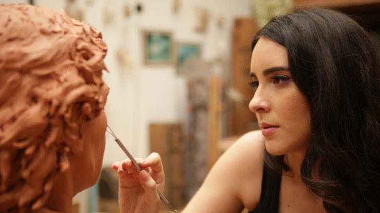 2019.04.15 immagini dell'artista paula senna mentre realizza l'opera