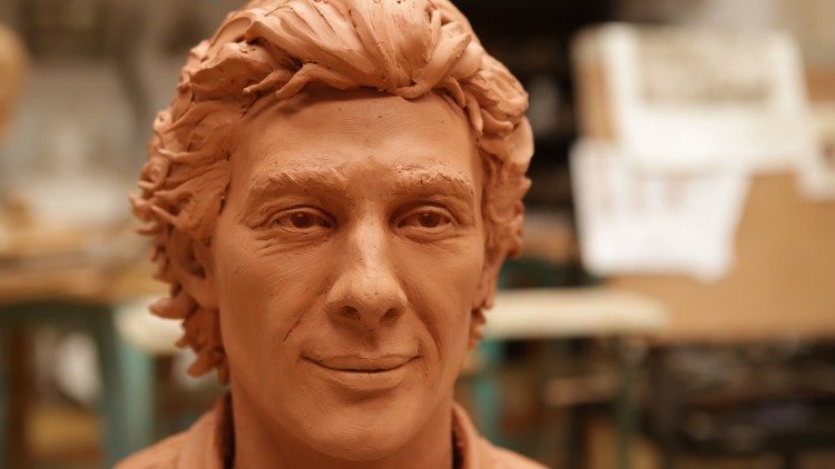 2019.04.15 immagini dell'artista paula senna mentre realizza l'opera