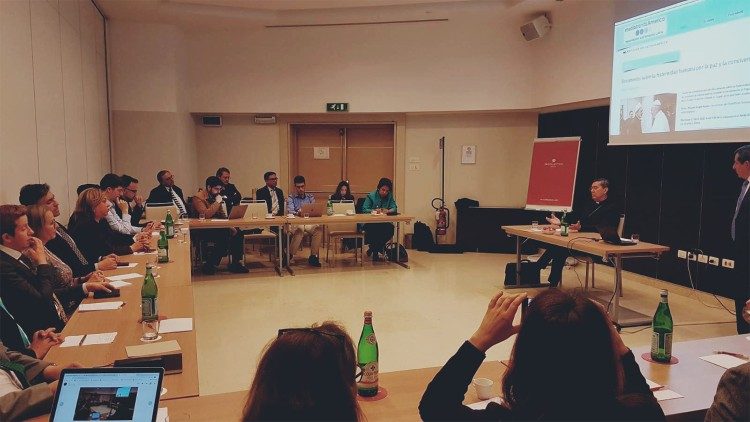 Reunión en Mediatrends, entre periodistas y embajadores 