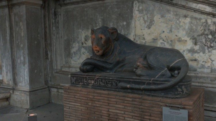 Musei vaticani.MOV.00_01_58_01.Immagine002.jpg