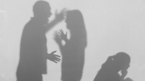 Ирландия: помощь супругам в изоляции