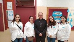 D. Manuel Clemente com Catequistas.jpg