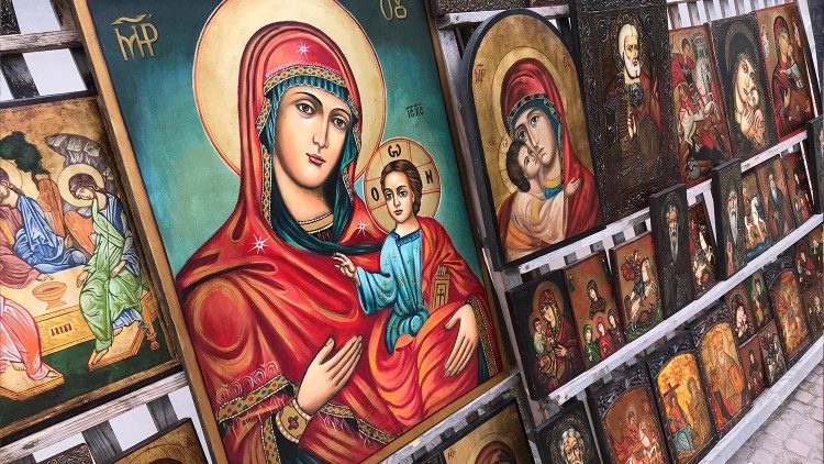 Icone nella cattedrale  Aleksandr Nevskji