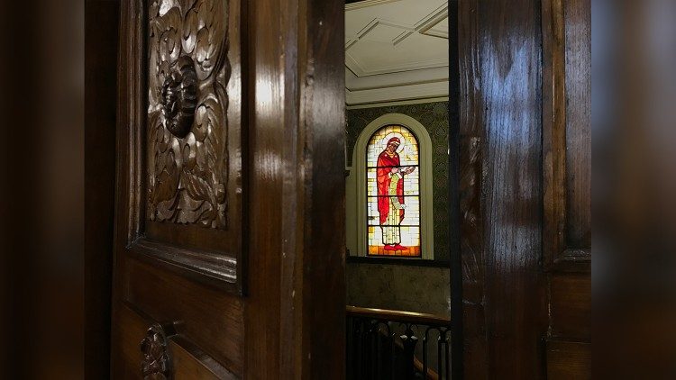 2019.05.03 Attesa santo Sinodo 03.jpg