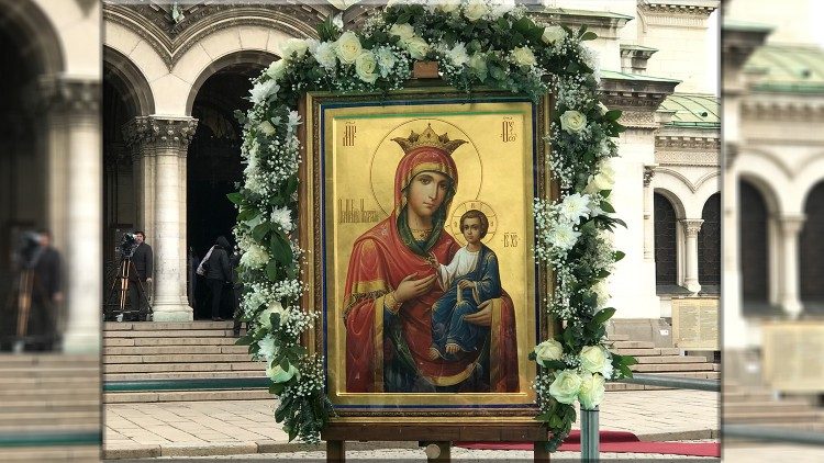 3-05-Castelli-icona su palco allestito per Regina CoeliAEM.jpg