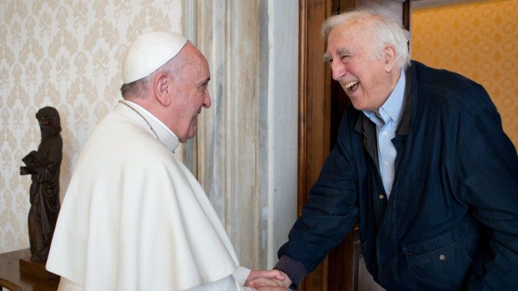 Archivbild: Papst Franziskus und Jean Vanier im März 2014