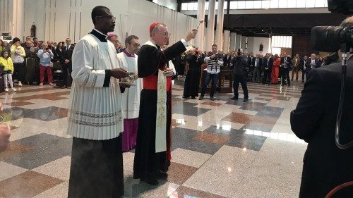 Card. Parolin ai giovani: annunciate a tutti che Cristo vive