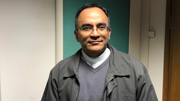 Padre. Adelson Araujo dos Santos