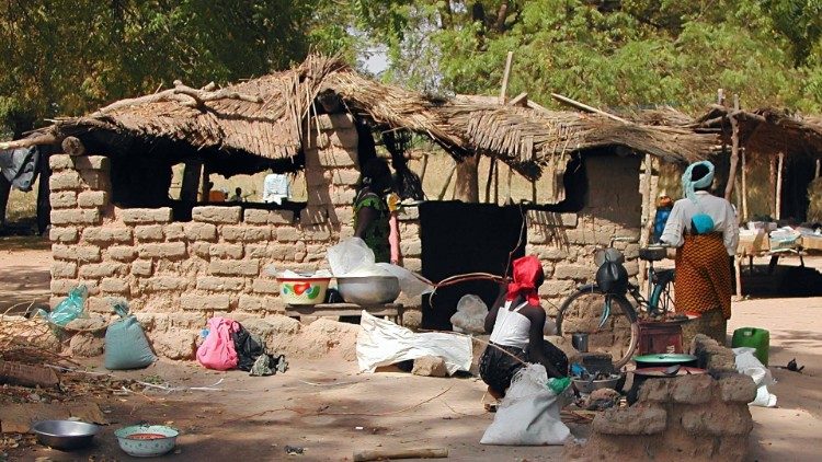 Biskup z Burkina Faso: trwa otwarta walka z Chrystusem 