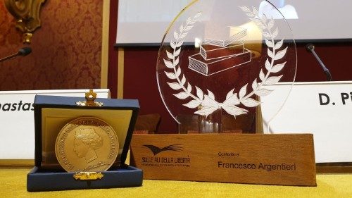 Carcere. Premio "Sulle ali della libertà" ad un detenuto di Rossano Calabro
