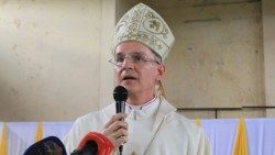 Nuncio apostolico em Angola e são Tomé.jpg