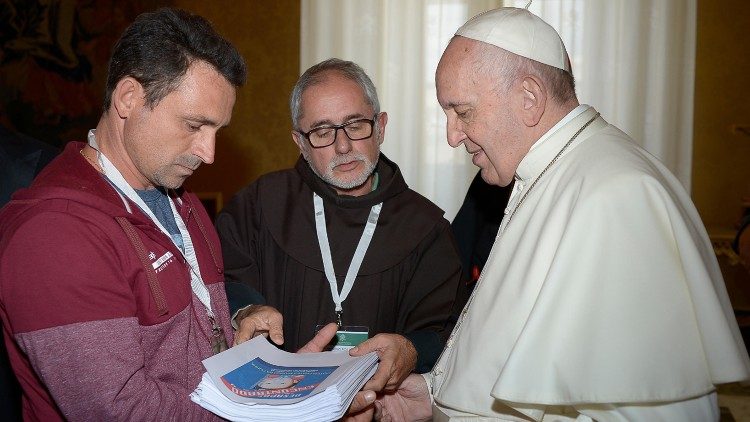 Brumadinho padre Peret Papa.jpg