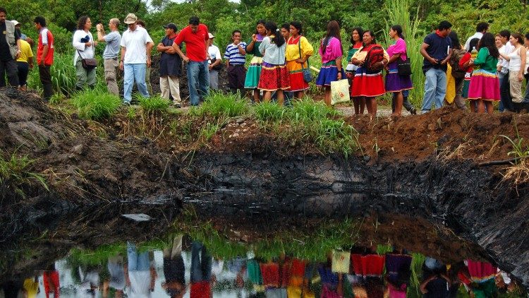Ամազոնեան անտառների աղտոտուած ջրերը 