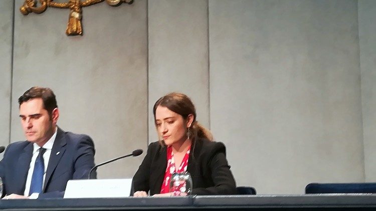 portavoz vaticano Alessandro Gisotti y directora ejecutiva Caritas Somalia, María José Alexander 
