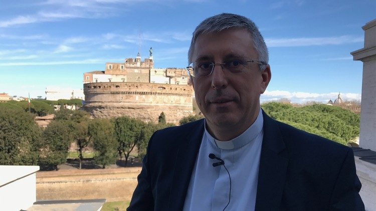 Don Olah Zoltán, responsabile stampa della diocesi di Alba Iulia