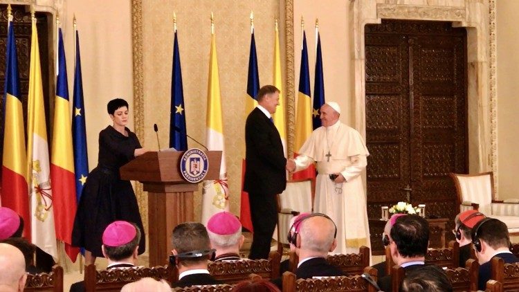 02 Deca Papa palazzo presidenzialeAEM.jpg