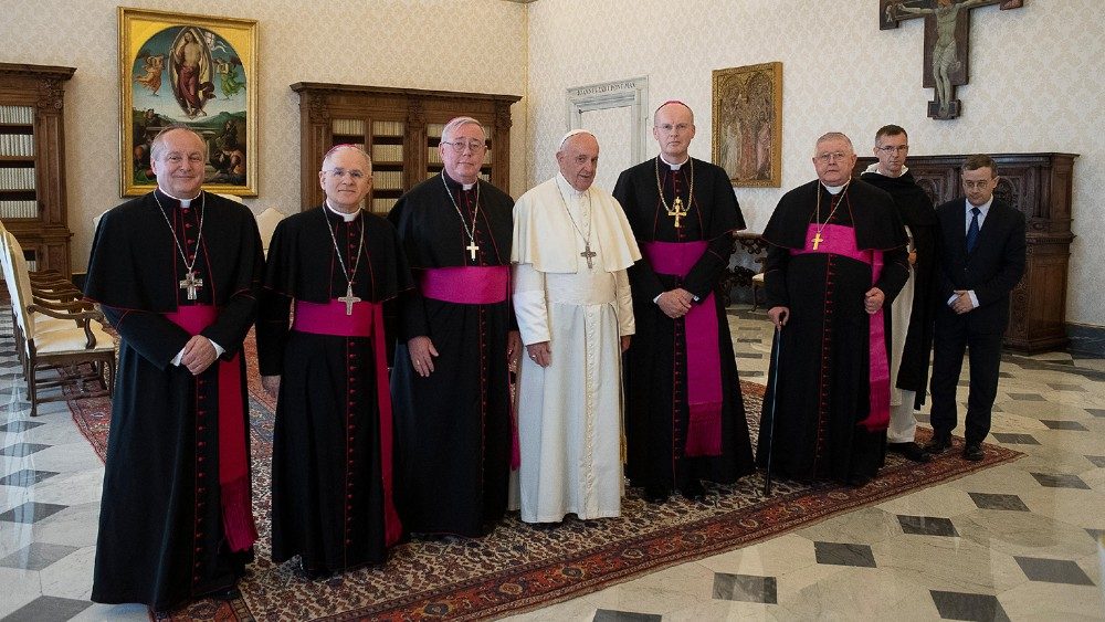 2019.06.06 Papa Francisco encuentra a los miembros de la Presidencia de la Comisión de los Episcopados de la Unión Europea ( COM.E.C.E.)